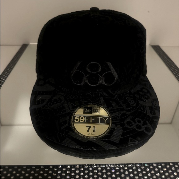 BNWT New Era Icon 686 Flock Times New Era Limited Edition Black - Picture 5 of 7